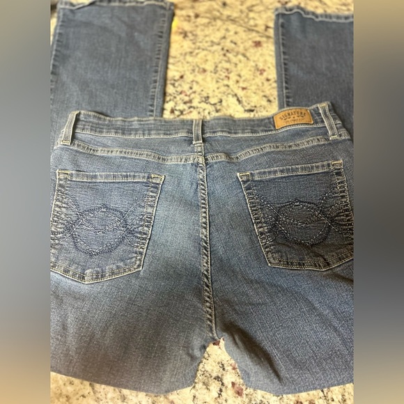 ‼️5/$25‼️ Distressed 16/S Signature Blue Jeans - Picture 4 of 4